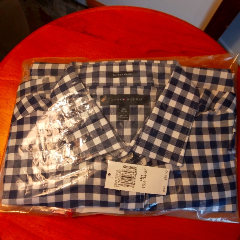 NWT Tommy Hilfiger Mens L 16 1/2 34-35 Button down Shirt
